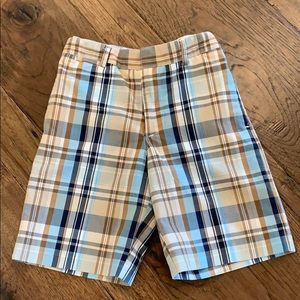 NWOT boys plaid shorts, size 6! Perfect condition